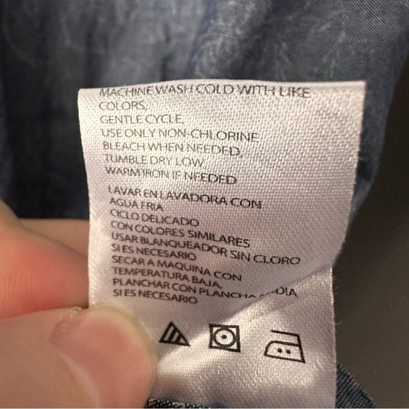 Weatherproof Chambray Button Down Top | Blue Chambray - Picture 7 of 10